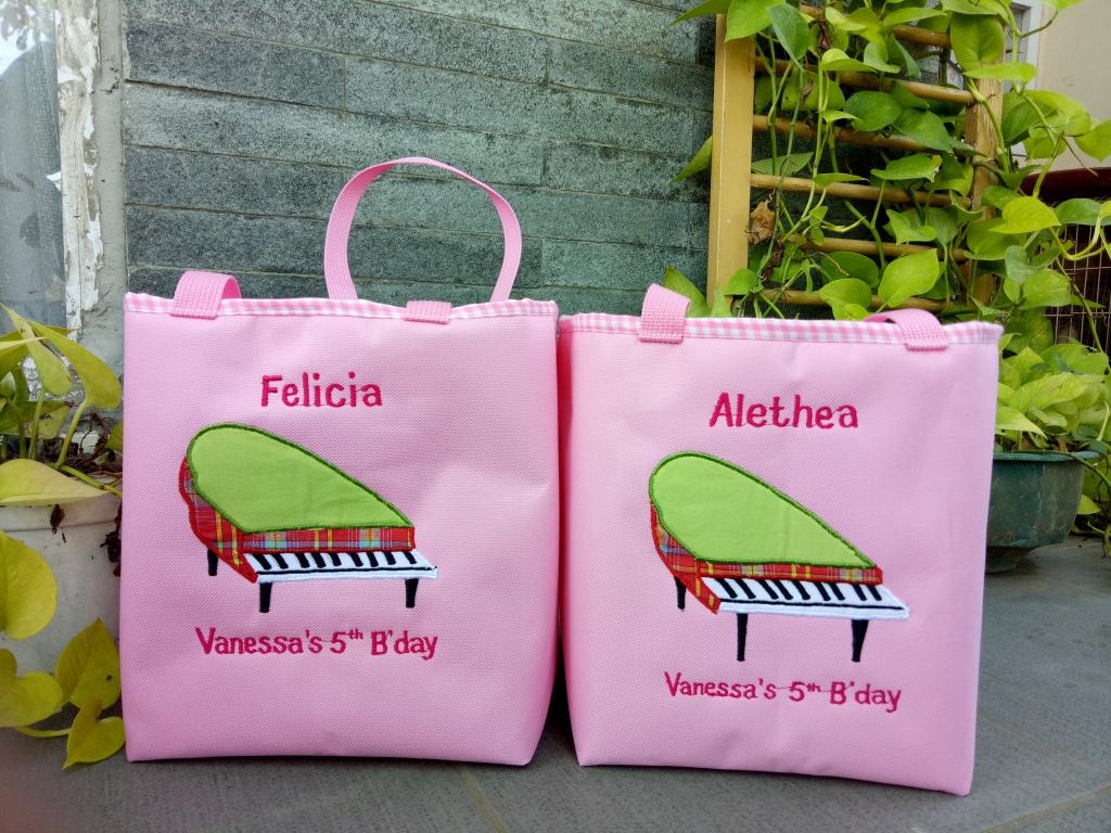 souvenir lunch bag handmade custom-lunch bag kotak tema musik PIANO